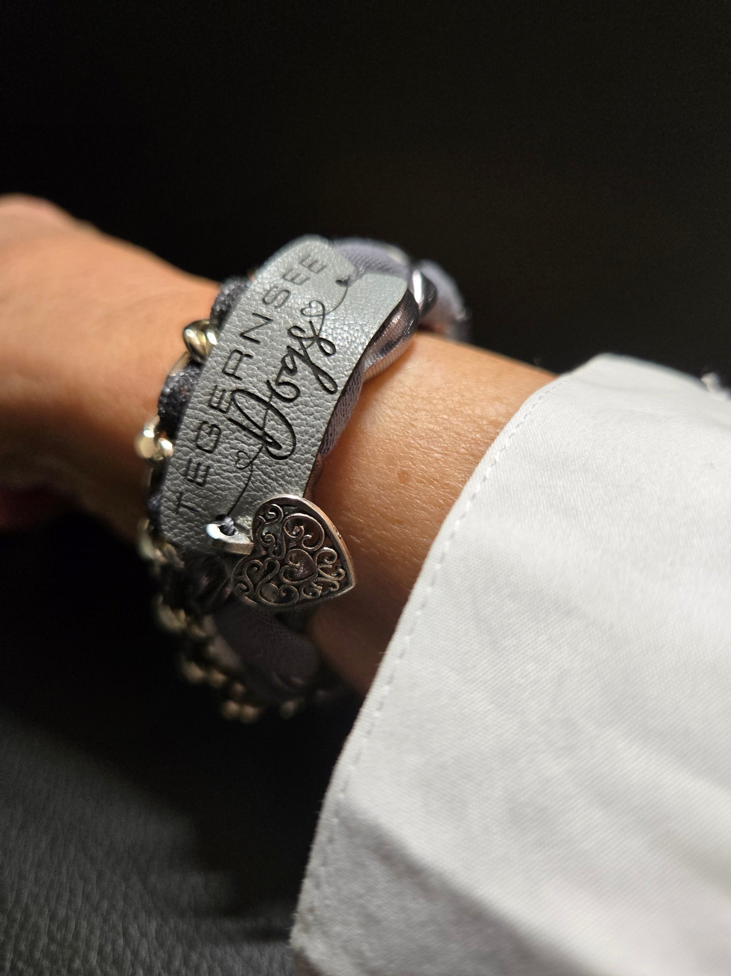 DogMom Armband Anthrazit Steingrau